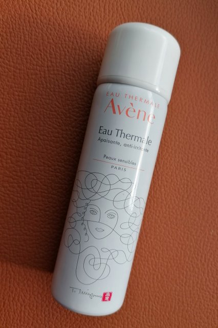 Woda termalna Avène w sprayu