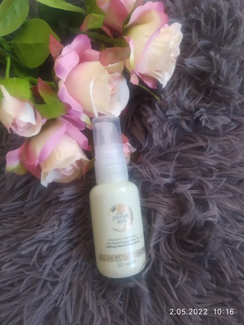 Avon Planet Spa, Heavenly Hydration, Serum do szyi i dekoltu, Śródziemnomorska oliwa z oliwek