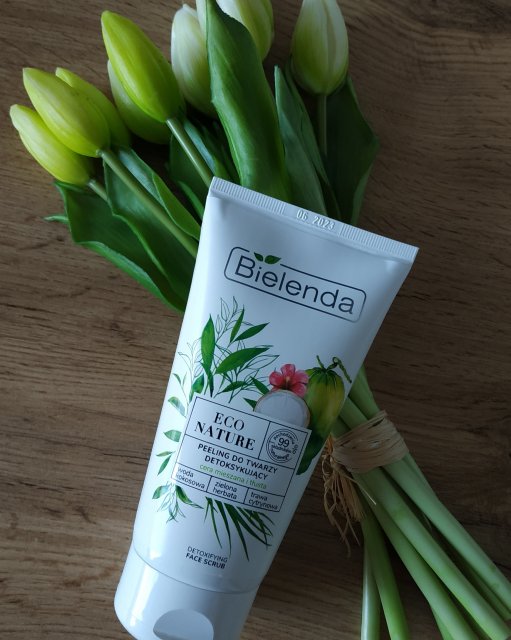 Bielenda Eco Nature, Peeling do twarzy, Detoksykujący, Woda kokosowa + zielona herbata + trawa cytrynowa
