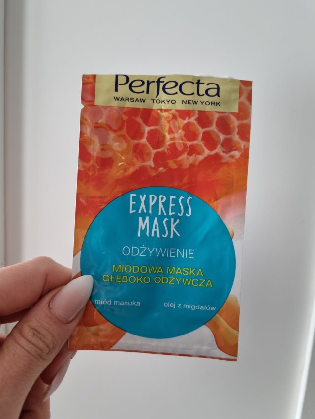 akcja denkowanie! grudzień - kosmetyki w świątecznych opakowaniach i świątecznych kolorach 🎄❄️⛄🎀🎁🎅