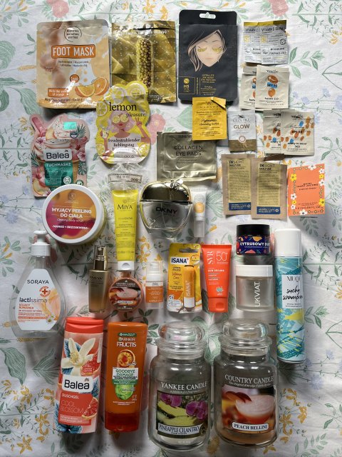 akcja denkowanie! grudzień - kosmetyki w świątecznych opakowaniach i świątecznych kolorach 🎄❄️⛄🎀🎁🎅