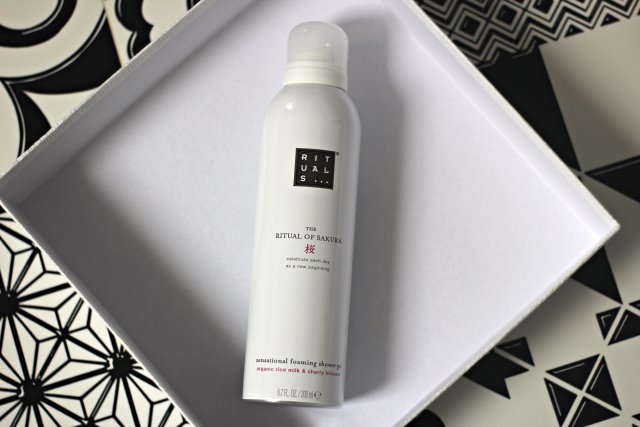 RITUALS Pianka pod prysznic, Rice Milk & Cherry Blossom