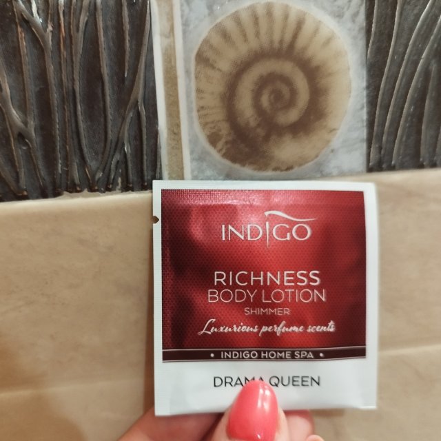 Indigo Balsam do ciała, Drama Queen Shimmer 