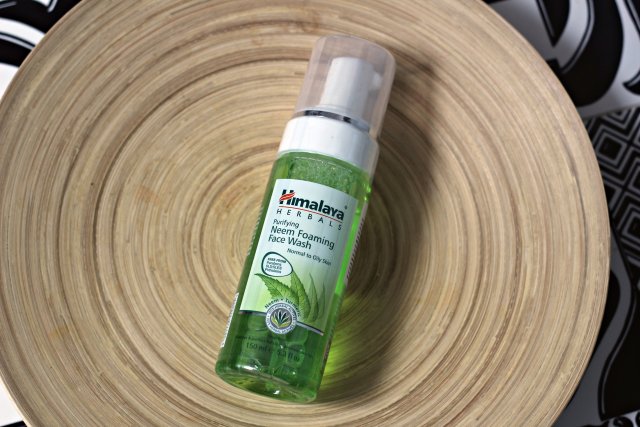 Himalaya Herbals Pianka do mycia twarzy, Oczyszczająca, Skóra normalna i tłusta, Neem & Turmeric