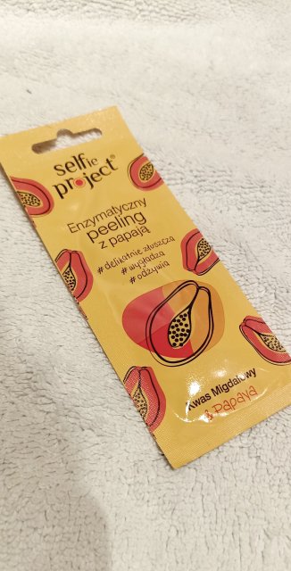 Selfie Project Peeling do twarzy, Enzymatyczny, Kwas migdałowy i papaya