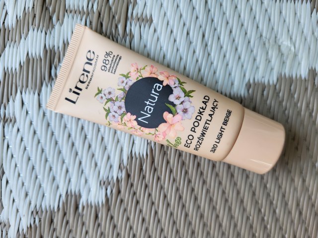 Lirene Natura, Eco, Podkład do twarzy, Rozświetlający, nr 320 Light Beige