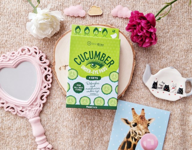 Dayes Europe B.V Płatki pod oczy, Cucumber, Odświeżająco-nawilżające