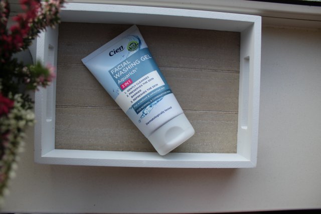 Cien Aqua Rich 3 in 1, Żel do mycia twarzy, Delikatny, Skóra normalna i mieszana