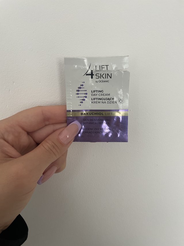 akcja denkowanie! grudzień - kosmetyki w świątecznych opakowaniach i świątecznych kolorach 🎄❄️⛄🎀🎁🎅