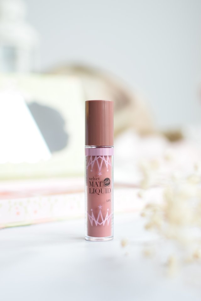 Bell Queen of the Night, Velvet Mat Liquid Lips, Pomadka do ust w płynie, Aksamitnie matowa, Berry Beige