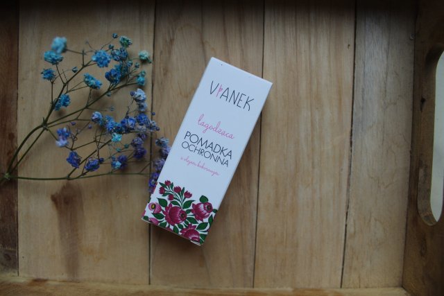 Sylveco Vianek, Pomadka ochronna do ust, Seria różowa, Łagodząca z olejem kokosowym