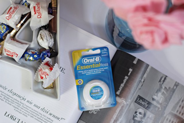 Oral-B Nić dentystyczna, Essential Floss