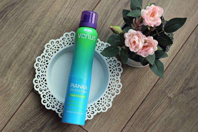 Venus Pianka do golenia, Łagodząca, Z konwalią i bawełną, Skóra wrażliwa