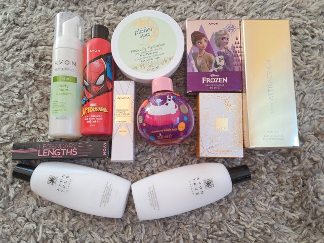 Zestaw kosmetyków Avon 