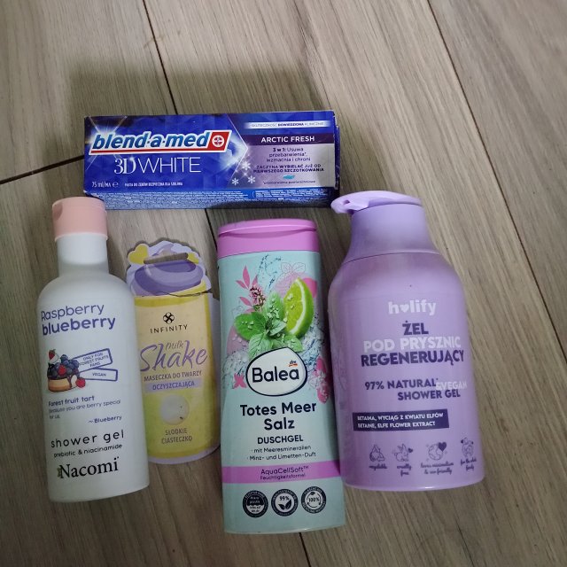 akcja denkowanie! grudzień - kosmetyki w świątecznych opakowaniach i świątecznych kolorach 🎄❄️⛄🎀🎁🎅