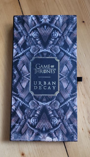 Paletki cieni użytkowe.