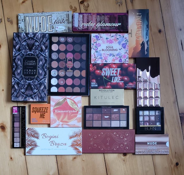 Paletki cieni użytkowe.