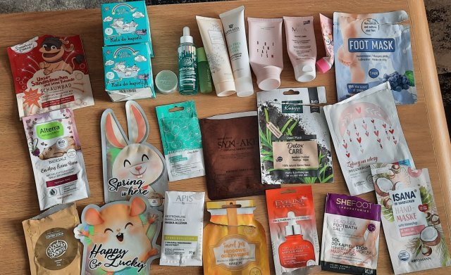 akcja denkowanie! grudzień - kosmetyki w świątecznych opakowaniach i świątecznych kolorach 🎄❄️⛄🎀🎁🎅