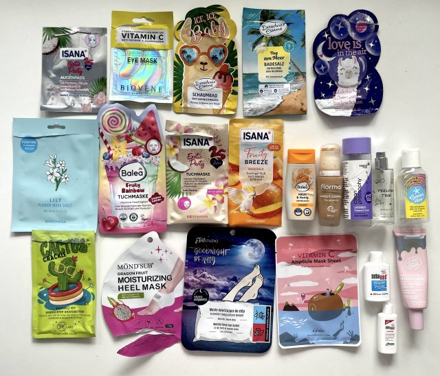 akcja denkowanie! grudzień - kosmetyki w świątecznych opakowaniach i świątecznych kolorach 🎄❄️⛄🎀🎁🎅