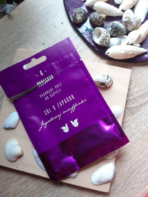 Marion Pachnące sole do kąpieli, nr 4 o zapachu jagodowej muffinki