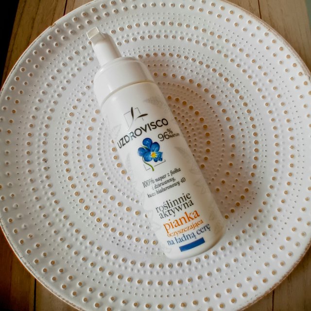 Uzdrovisco Pianka do twarzy, Roślinnie aktywna, Oczyszczająca, Na ładną cerę