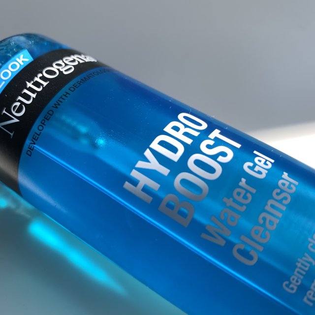 Neutrogena Hydro Boost Gel Cleanser