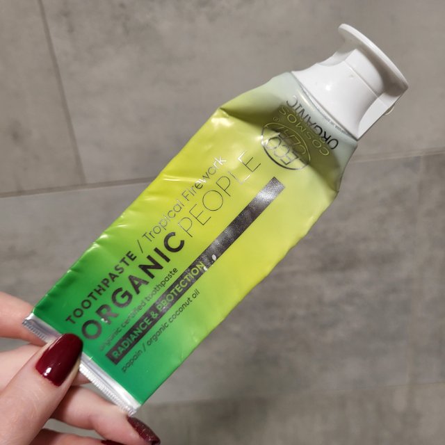 akcja denkowanie! grudzień - kosmetyki w świątecznych opakowaniach i świątecznych kolorach 🎄❄️⛄🎀🎁🎅