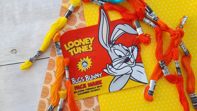 Maska w płachcie Looney Tunes Bugs Bunny relaksująca z ekstraktem z ogórka