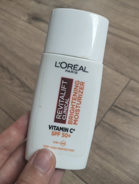 L'Oréal Revitalift Clinical, Krem do twarzy, Rozświetlajacy, Na dzień, Z witaminą C i SPF50
