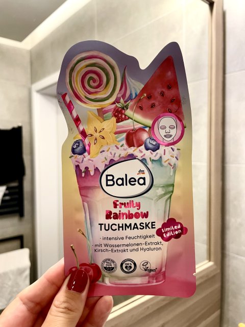Maska na tkaninie Balea Fruity Rainbow 