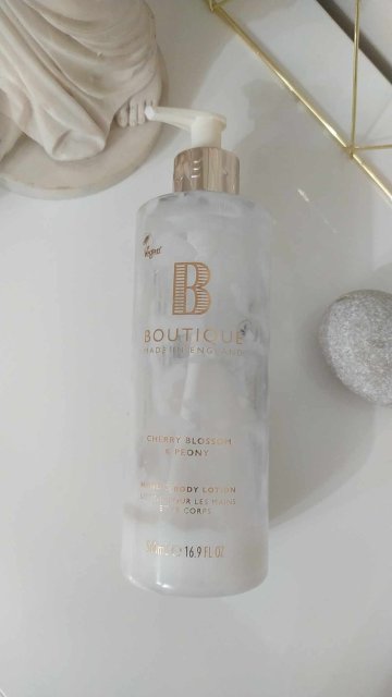Boutique Balsam do ciała, Body Lotion, Cherry Blossom & Peony
