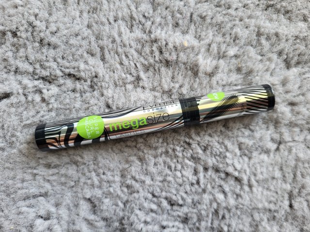 Eveline Mega Size Lashes, wydłużająco-podkręcający tusz do rzęs