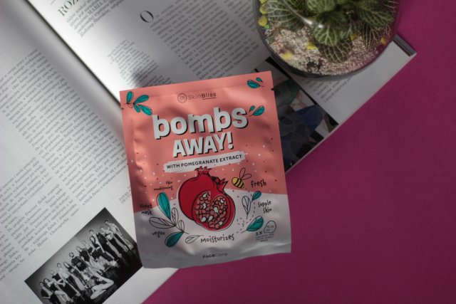 Dayes Europe B.V Maska do twarzy w płacie, Bombs Away!, With Pomegranate Extract 