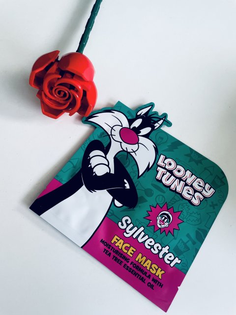 Topbrands Europe B.V. Looney Tunes, Maska do twarzy w płacie, Sylvester, Tea Tree Essential Oil