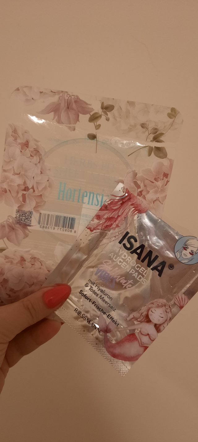 akcja denkowanie! grudzień - kosmetyki w świątecznych opakowaniach i świątecznych kolorach 🎄❄️⛄🎀🎁🎅