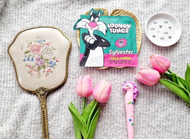 Topbrands Europe B.V. Looney Tunes, Maska do twarzy w płacie, Sylvester, Tea Tree Essential Oil