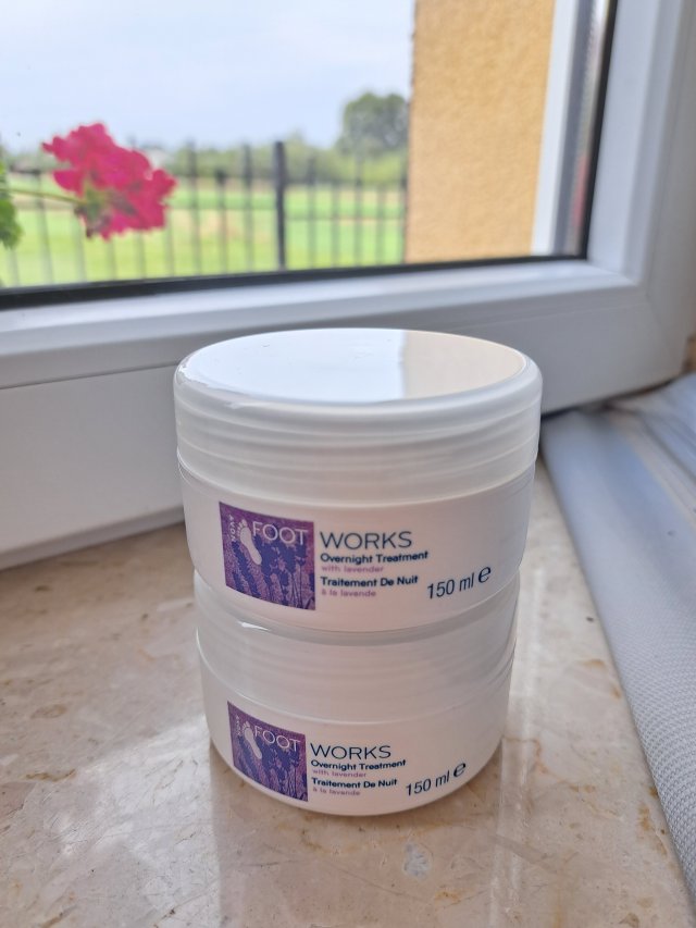 Avon Foot Works, Kuracja do stóp, Całonocna, Nawilżająca, Lawendowa
