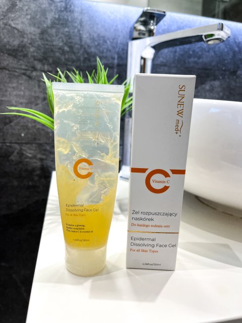 SUNEW med+, Żel do twarzy, Rozpuszczający naskórek, Z witaminą C