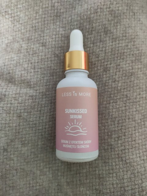 Less is more Sunkissed, Serum z efektem skóry muśniętej słońcem 
