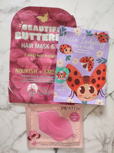 Denkowanie część druga :) Grudzień, kosmetyki w świątecznych opakowaniach lub w świątecznych kolorach: czerwonym, zielonym i złotym 