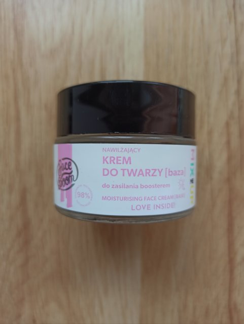 Denkowanie część druga :) Grudzień, kosmetyki w świątecznych opakowaniach lub w świątecznych kolorach: czerwonym, zielonym i złotym 