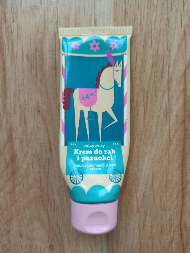 Denkowanie część druga :) Grudzień, kosmetyki w świątecznych opakowaniach lub w świątecznych kolorach: czerwonym, zielonym i złotym 