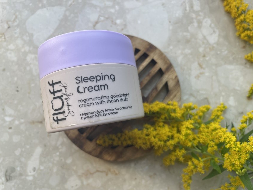 Fluff Superfood, Krem do twarzy, Na dobranoc, Sleeping Cream, Regenerujący, Z pyłem księżycowym