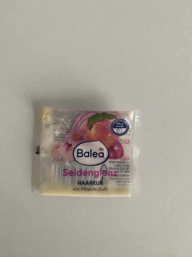 Denkowanie część druga :) Grudzień, kosmetyki w świątecznych opakowaniach lub w świątecznych kolorach: czerwonym, zielonym i złotym 