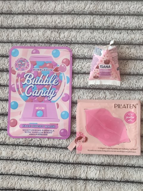 Denkowanie część druga :) Grudzień, kosmetyki w świątecznych opakowaniach lub w świątecznych kolorach: czerwonym, zielonym i złotym 