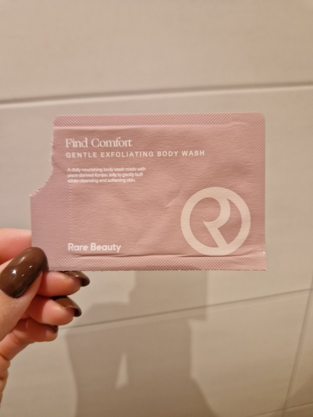 Denkowanie część druga :) Grudzień, kosmetyki w świątecznych opakowaniach lub w świątecznych kolorach: czerwonym, zielonym i złotym 