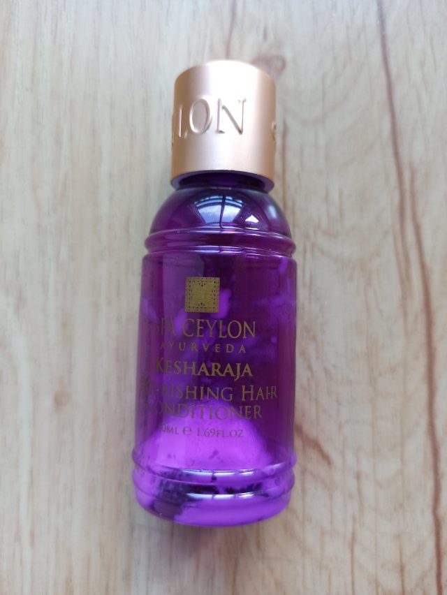 Denkowanie część druga :) Grudzień, kosmetyki w świątecznych opakowaniach lub w świątecznych kolorach: czerwonym, zielonym i złotym 