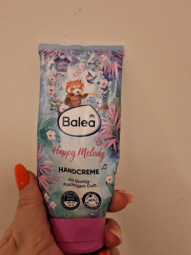 Denkowanie część druga :) Grudzień, kosmetyki w świątecznych opakowaniach lub w świątecznych kolorach: czerwonym, zielonym i złotym 