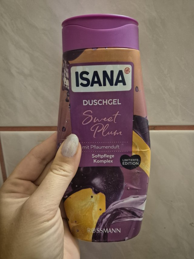 Denkowanie część druga :) Grudzień, kosmetyki w świątecznych opakowaniach lub w świątecznych kolorach: czerwonym, zielonym i złotym 