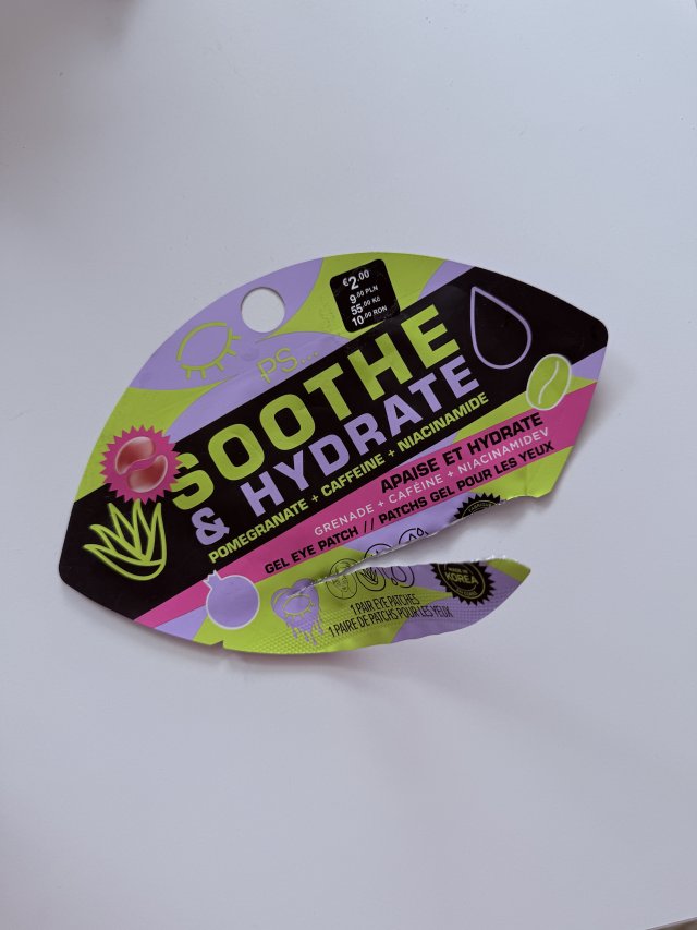 Denkowanie część druga :) Grudzień, kosmetyki w świątecznych opakowaniach lub w świątecznych kolorach: czerwonym, zielonym i złotym 